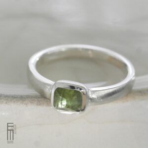 rechteckiger grüner turmalin ring silber