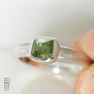 rechteckiger grüner turmalin ring silber