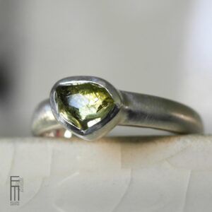 Gelbgrüner Turmalin Ring Silber