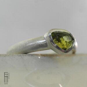 Gelbgrüner Turmalin Ring Silber