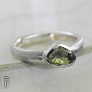 Gelbgrüner Turmalin Ring Silber