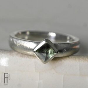 Hellgrüner Turmalin Ring aus 925 Silber