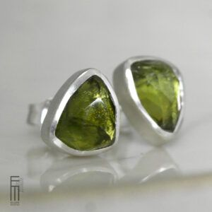 gelbgrüner_turmalin_ohrstecker_silber