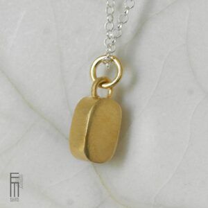 grau_grüner_turmalin_anhaenger_gold